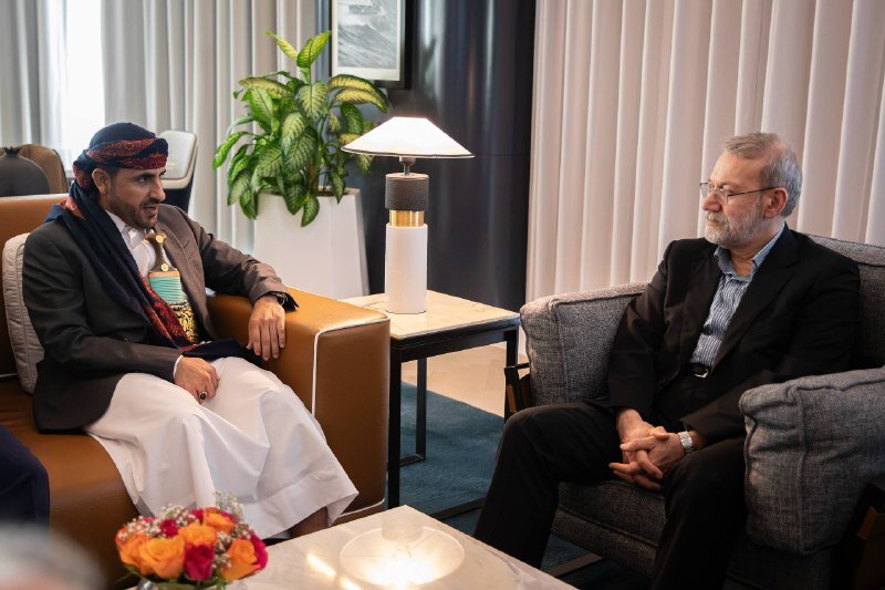 تصاویر تازه از دیدار و گفتگو لاریجانی با سخنگوی انصارالله یمن + عکس