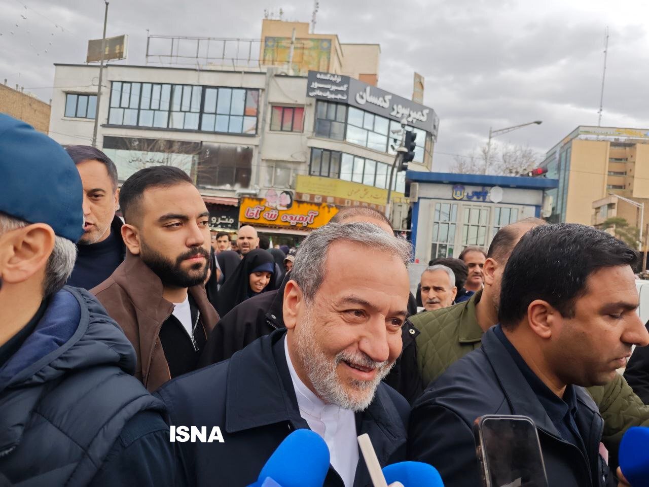 اعضای دولت در راهپیمایی ۲۲ بهمن حاضر شدند/ از عارف و عراقچی تا اسلامی و ستار هاشمی + تصاویر