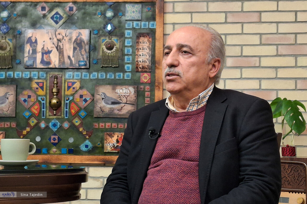 افقه: شوک ارزی نبود، اعتراضات دی ماه رخ نمیداد / افزایش درشت حقوق کارمندان و دستمزد کارگران در شرایط بحران تورم، بهرهوری را افزایش میدهد