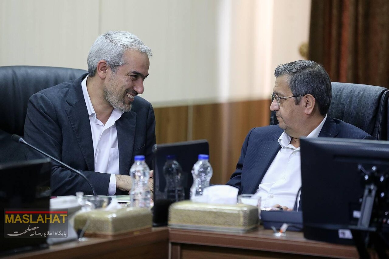 نگاه جالب محمد مخبر به ظاهر جدید احمدی نژاد/ هم‌نشینی مجید انصاری و شمخانی/ سعید جلیلی هم بود+ تصاویر