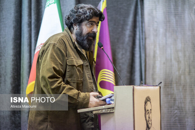 نه کاملاً سوگوارم و نه واقعاً زنده و این میان‌بودن فرسوده‌ام کرده است/ اگر شاد باشم احساس گناه می‌کنم و اگر اندوهگین باشم حس می‌کنم تسلیم شده‌ام