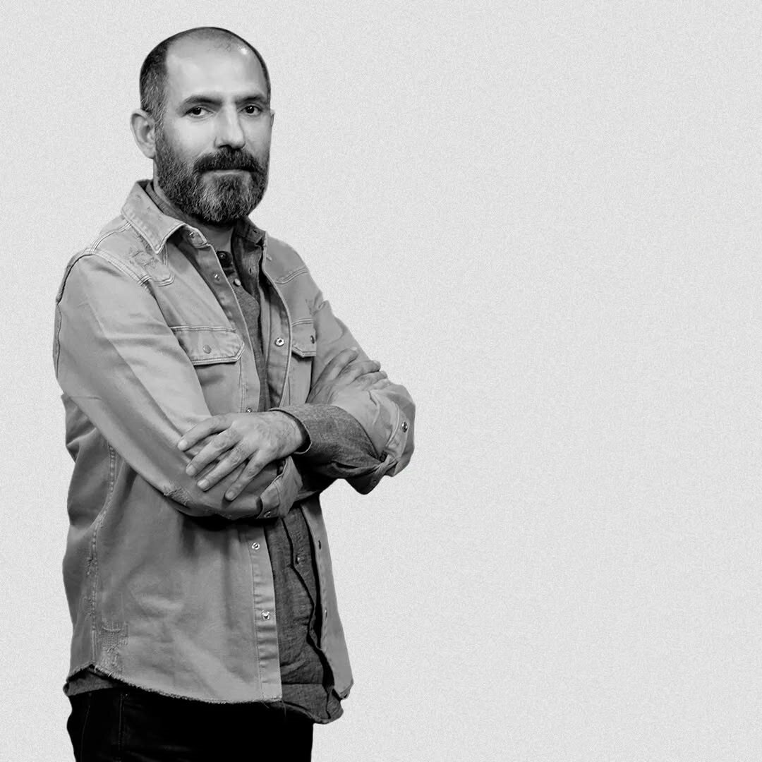 نه کاملاً سوگوارم و نه واقعاً زنده و این میان‌بودن فرسوده‌ام کرده است/ اگر شاد باشم احساس گناه می‌کنم و اگر اندوهگین باشم حس می‌کنم تسلیم شده‌ام