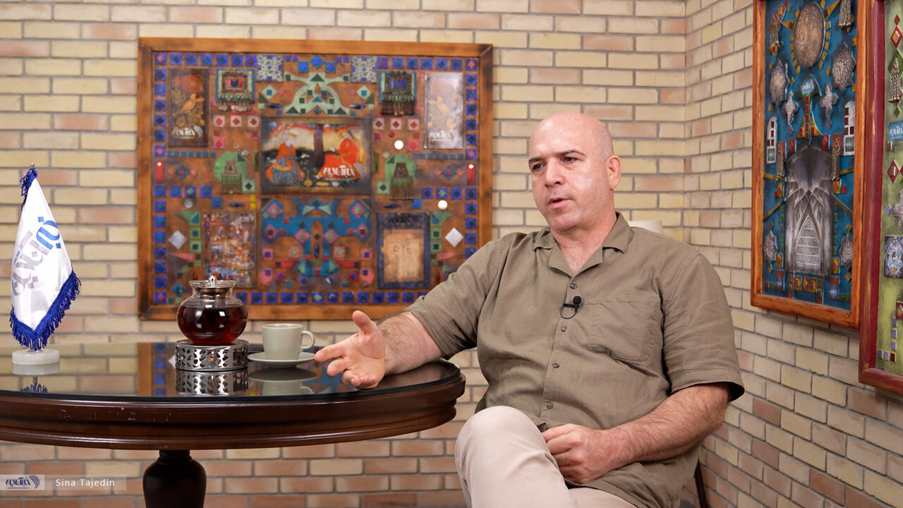 دبیر پیشین کانون صرافان: عبور دلار از مرز ۲۴۵ هزار تومان قابل پیش‌بینی نبود/ گرانی دلار، طلا را هم گران کرد