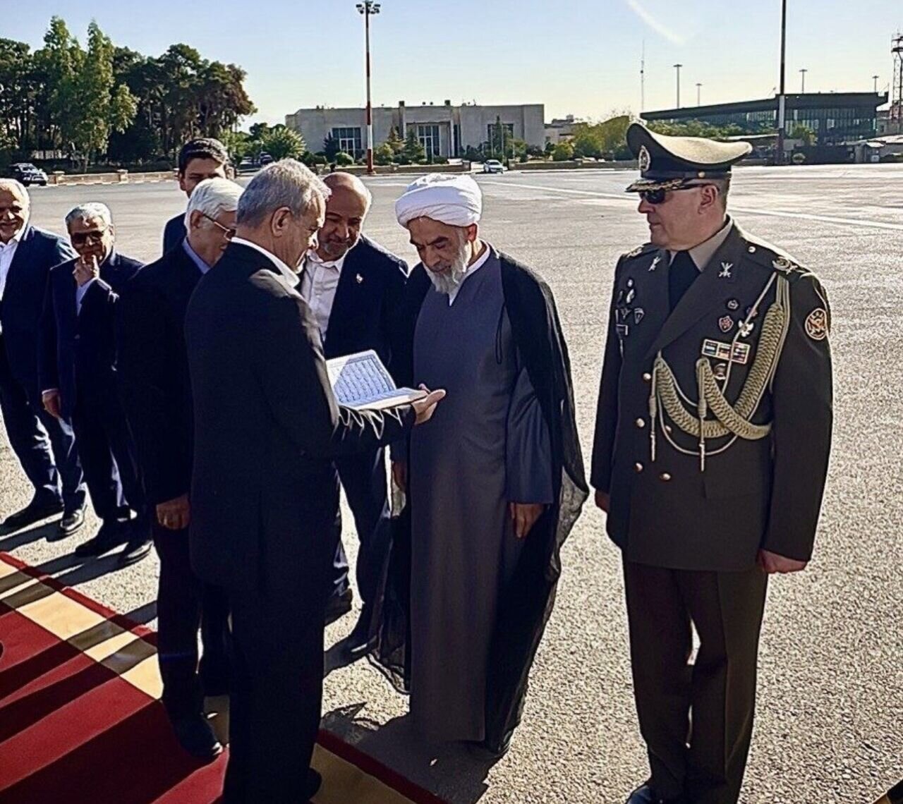 چه کسانی پزشکیان را برای سفر به هند بدرقه کردند؟ +عکس