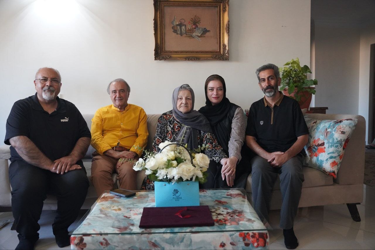 آزیتا لاچینی در دیدار با هیات رئیسه خانه سینما: دیگر نمیتوانیم مثل گذشته فعالیت کنیم / عکس