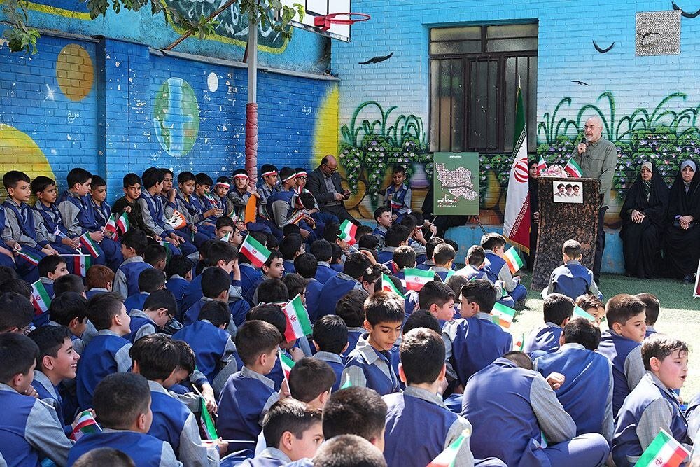 قالیباف: رهبر شهید امروز مؤثرتر از زمانی که در بین ما بود، می تواند در زندگی ما اثر گذاشته، یاری رسانده و ما را هدایت کند/ جهل و نادانی دشمن ایران است
