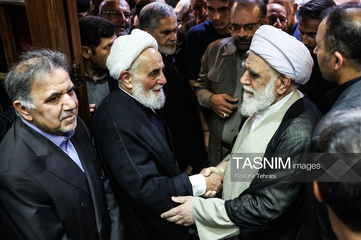 ناطق نوری؛ سیاستمدار لوطی/ درباره میراث شیخ علی اکبر نوری که تصاویر مراسم ختم برادرش نشان از مرام و جایگاه او در «سیاست ورزی در جمهوری اسلامی» دارد