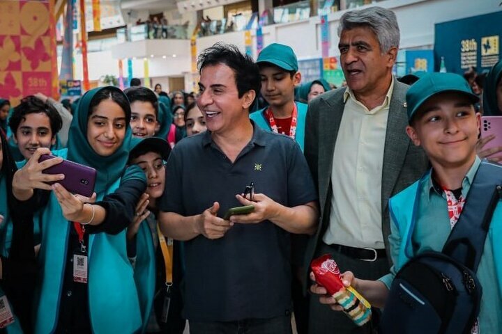 داریوش فرضیایی: راز ارتباط با کودک، هم‌قد و هم‌زبان شدن با اوست / برای پیدا کردن دوباره خودم به زمان نیاز دارم