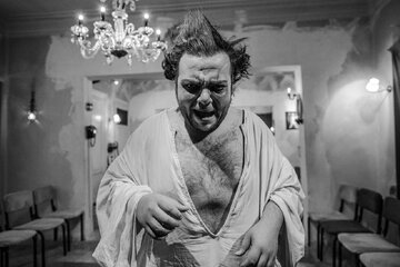 6495823
